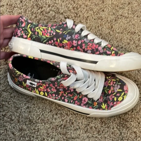 Rocket Dog Floral Black Sneakers - Picture 8 of 10